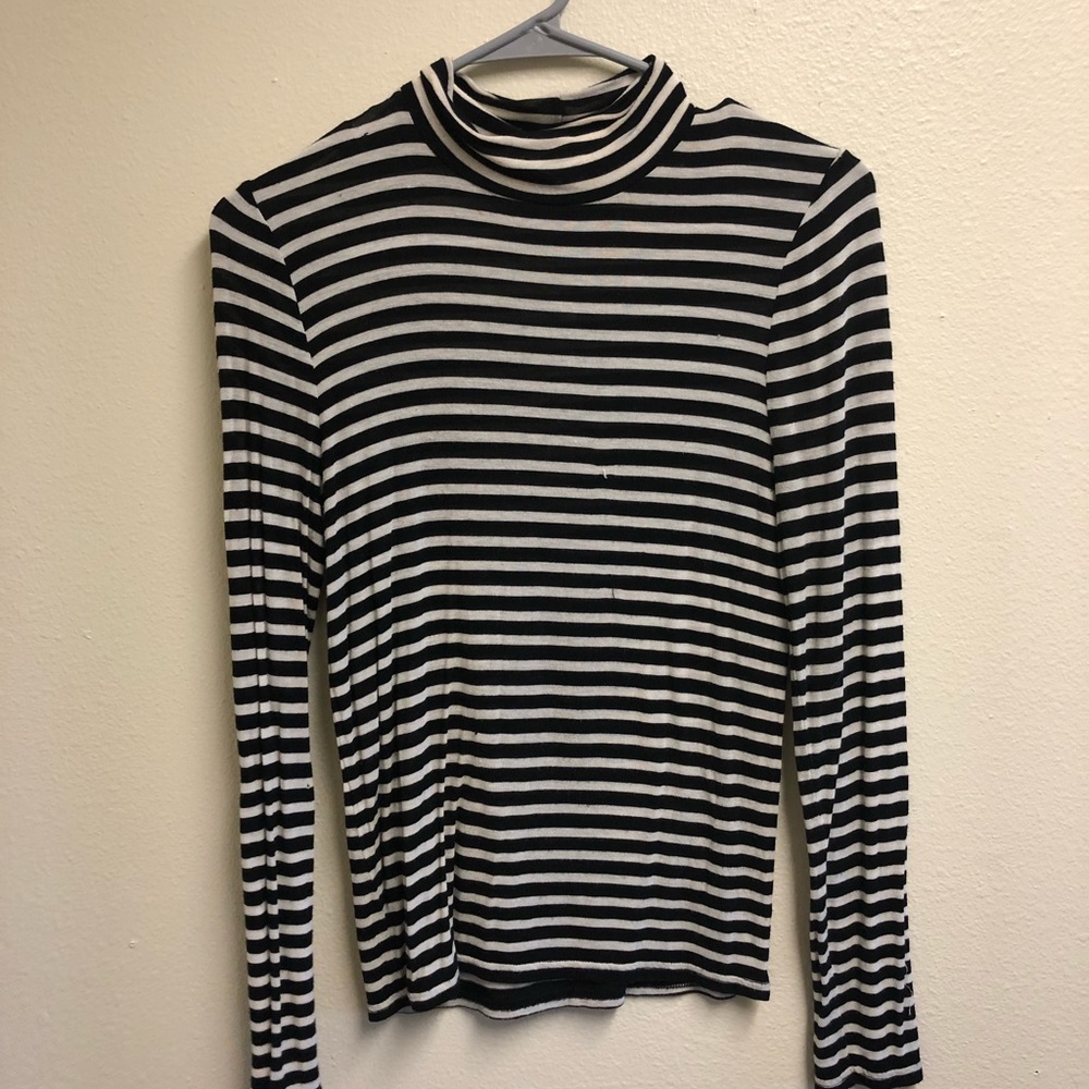 Black and white stripped turtle neck top
